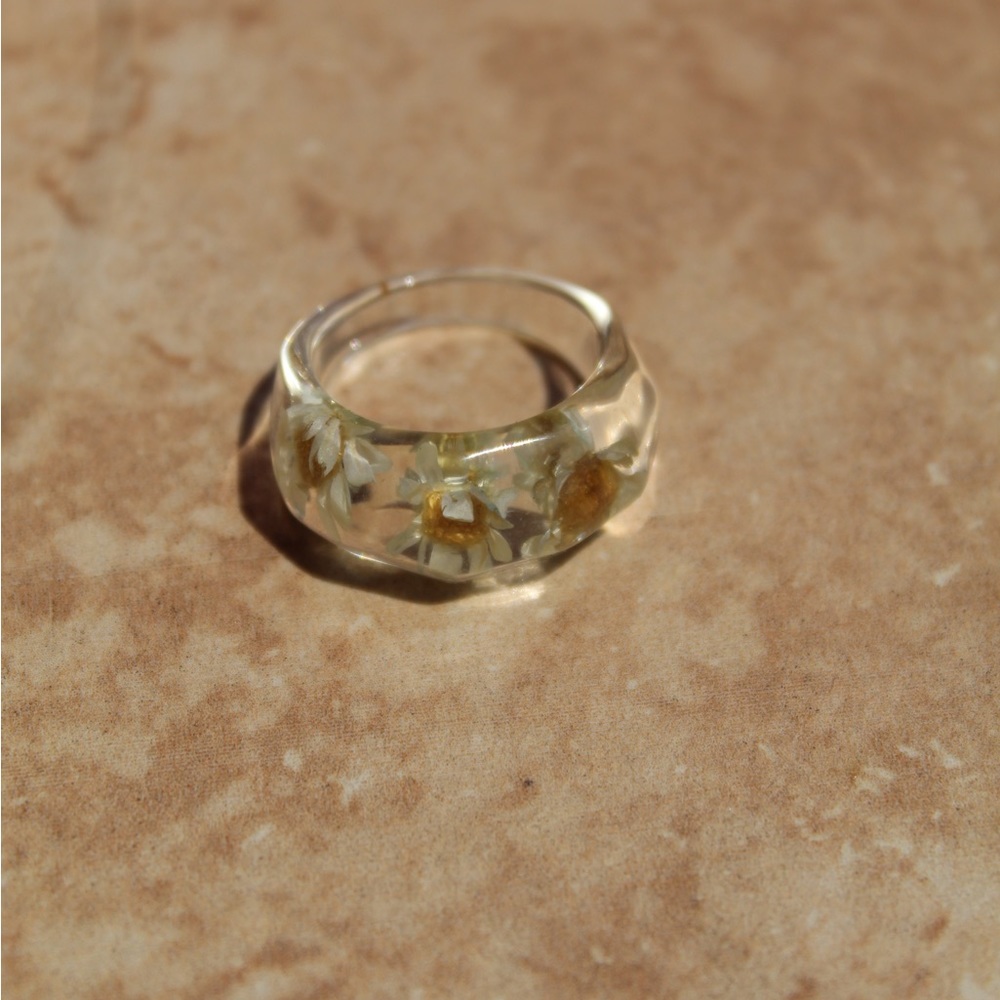 YELLOW REAL FLOWER RING - Picture 2 of 5